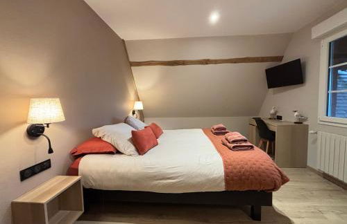 Chant des mouettes Maison rénovée spacieuse tout confort grand jardin belle terrasse aménagée parking 8 personnes 4 sdb 5 wc à 10 mn à pied de la mer Port en Bessin tous commerces restaurants proche Omaha Beach - Photo 19