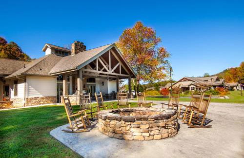 Elegant Cades Cove Condo with Community Pool - Foto 35