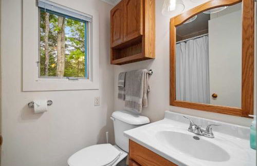 Lakefront Cabin Mackinac Views Firepit - Foto 13