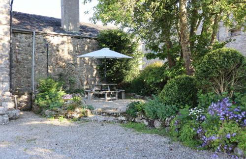 The Old Farmhouse, Yealand Redmayne, a characterful cottage in a rural setting - Photo 15