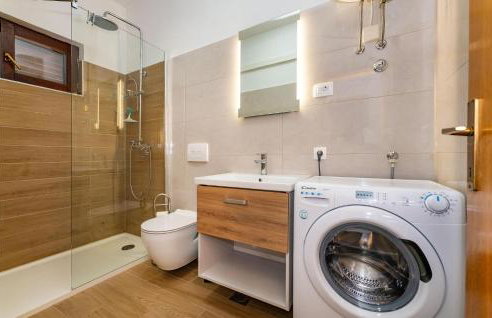 2 Bedroom Amazing Apartment In Modric - Photo 17