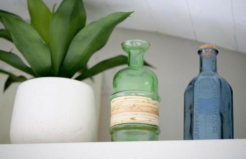 American School Bus Retreat with Hot Tub in Sussex Meadow - Foto 30