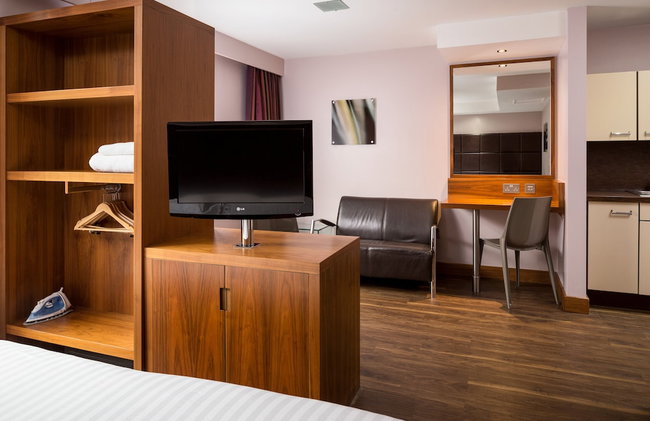 Roomzzz Leeds City - Foto 11