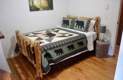 Escape to a 3-Bedroom Cabin in Lower Catskills - Foto 17