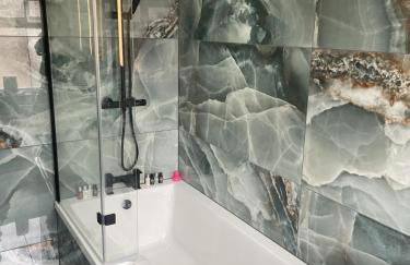 Lovely 2 Bed Full House By The Beach - Foto 9