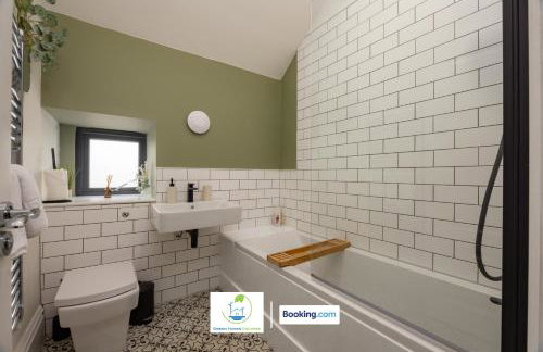 2 Bedroom Apartment By Green Haven Escapes Short Lets & Serviced Accommodation In Leeds with Free WiFi & Parking - Photo 29