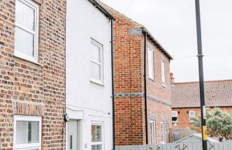 NEW Thirsk Stays - Herriot's Hideaway - Photo 15