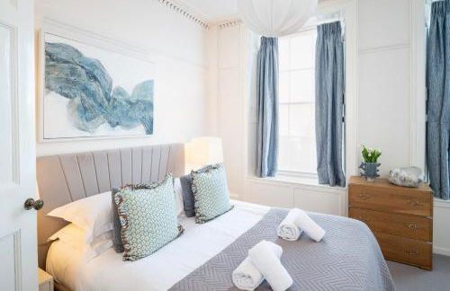 Stylish Retreat in Central Lyme Regis Sleeps 2 plus one - Photo 7