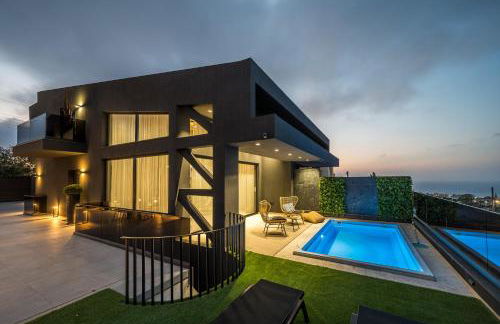 Villa Ria, 4 bedrooms with Private Pool & Sea View - Foto 1