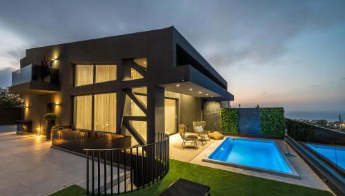 Villa Ria, 4 bedrooms with Private Pool & Sea View - Foto 1