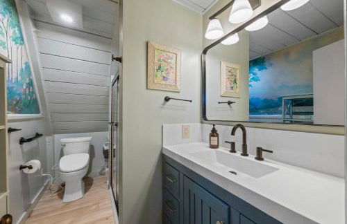 A-Frame with VIEWS - Walk to Downtown and Park - Pets OK - Foto 29