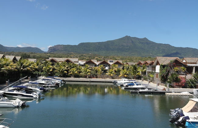 Immaculate Two Beds Luxury Marina Apartment - Photo 28