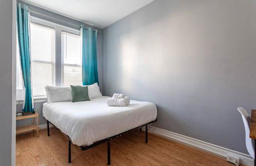 City Outside Serenity Inside: 2B1B NYC - 40 Min - Photo 18