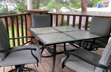 Luxury 6BR Retreat Firepit Foosball Backyard - Foto 30