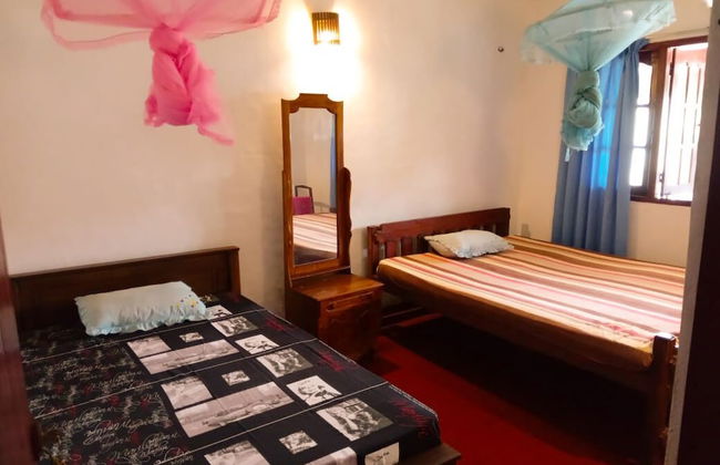 100 Steps To Beach Surf Home - Photo 2