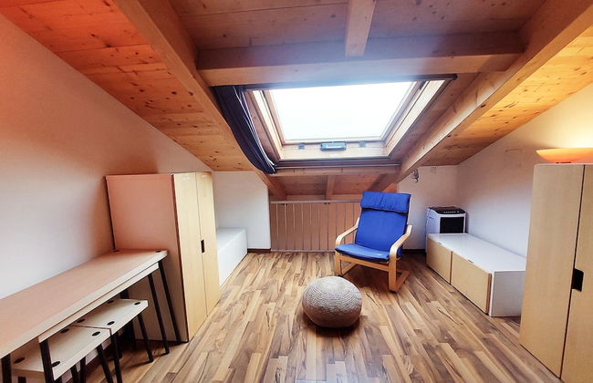 Red Villa With Shared Pool and Private Garden is the new Black on Lake Garda - Photo 24