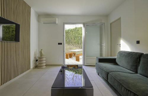 Superbe Appartement 1 chambre avec clim, terrasse et parking - Photo 7