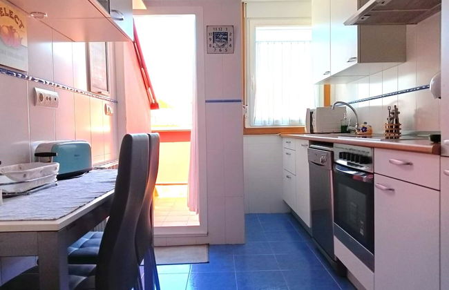 Piso con Piscina y Jardin Cerca de la Playa - Photo 11