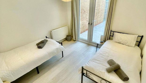 3 Bed Flat - Sleeps 6 - Parking - Wifi - Foto 3, Habitación