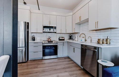 Husker Home TEN40 is in the heart of Downtown Lincoln where you can walk to Haymarket & UNL - Foto 7