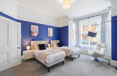 Large 7-Bed House Sleeps 14 FREE Parking ,Contractors & Groups Welcome - Foto 11