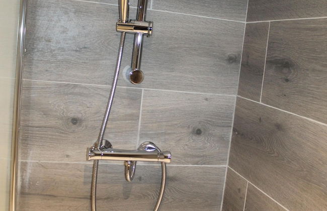 Albert Luxury Hottub and Jacuzzi Apartments - Photo 9