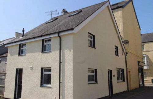 Modern 4-bed Cottage Llanwrst Town Centre & Parking - Snowdonia! near Betws-y-Coed - Photo 27