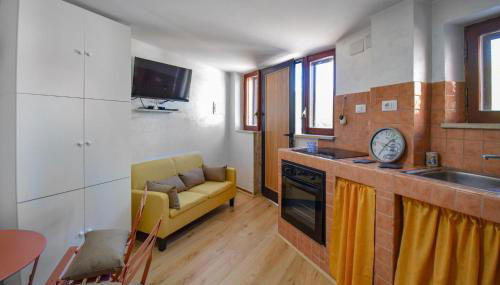 1 Bedroom Cozy Apartment In Castel Di Tora - Foto 3