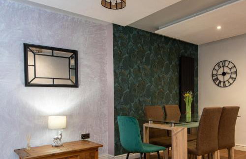 Spacious Cottage 3 Bedrooms with Free Private Parking in a Central Location - Foto 24