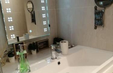 Welsh Miners Cottage Four Bedroom House - Foto 27