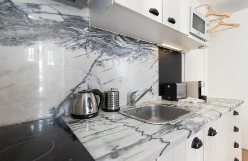 Classic Lisbon Homes: Bright & Central in Belém - Photo 38