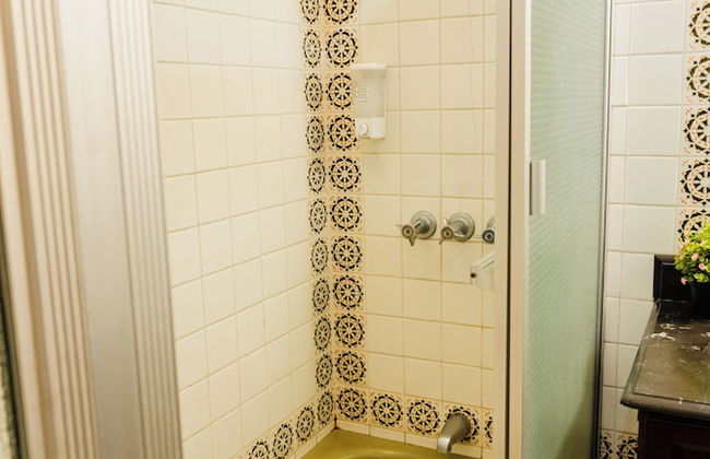 Gold House - Photo 35