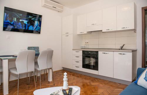 Apartment Pebbles - With Jacuzzi - Photo 18