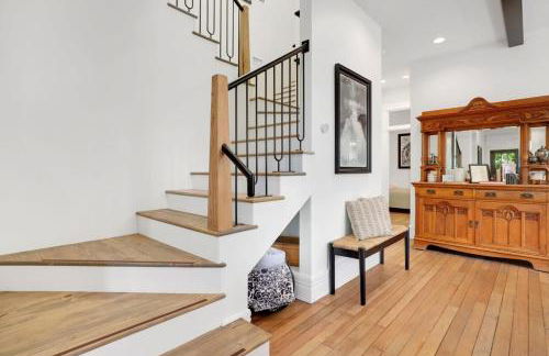 Tovey House-Walk to Downtown and Campus - Photo 24