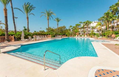 BRIGHT NEW APARTMENT IN PUENTE ROMANO - Foto 25