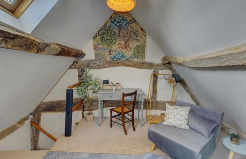 Loft Cottage by Spa Town Property - 2 Bed Tudor Retreat Near to Stratford-upon-Avon, Warwick & Solihull - Foto 6