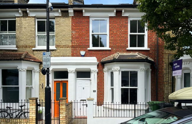 The Shepherd s Bush Wonder - Trendy 4bdr Home With Garden Terrace - Photo 37