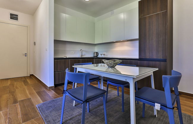 ROYAL GARDENS Apartments - Photo 52