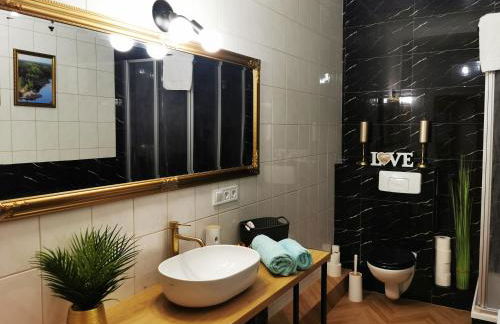 Under the Hill plus - Foto 3