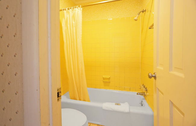 Hotel O Relax Inn Lewisburg near I-64 - Photo 22