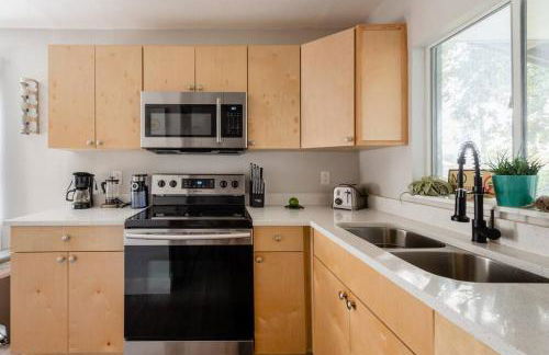 Cute downtown home by Depot Park - Foto 6