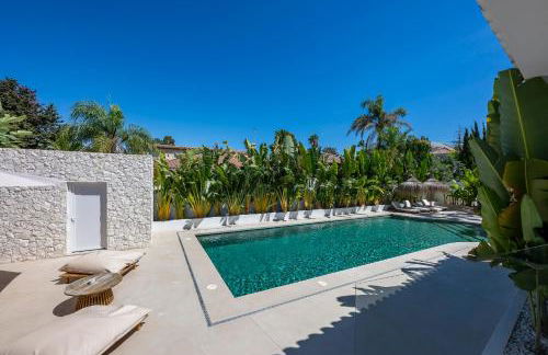 Villa Peman Luxurious Beachside Villa - Foto 3