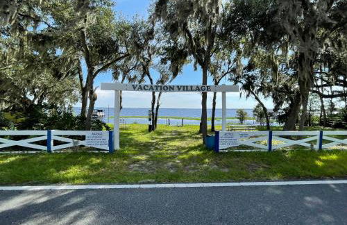 Watch the Sunrise on Lake Louisa - Foto 2