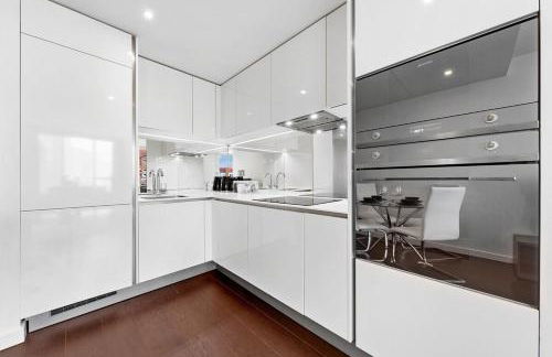 2 BR Apt By Regal Realms Short Lets & Serviced Accommodation London 18th Floor Sky View with Rooftop Access & Gym - Foto 28