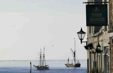 Stunning Yacht Sea Lion in Charlestown Harbour, Cornwall - Foto 28