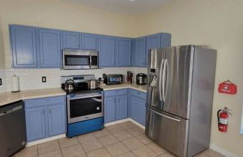 Cheerful 4bed 3bath with pool home near Disney - Foto 46
