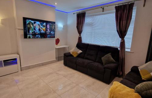 Delightful & Spacious Guest House in Farnworth Near Bolton Hospital - Foto 17