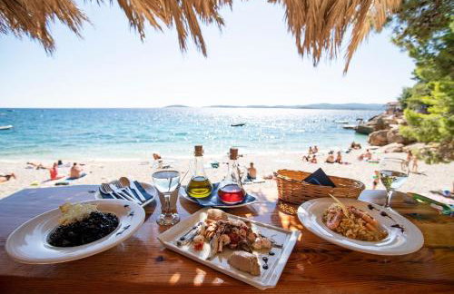 Beachfront Apartments Vala with a swimming pool - Photo 19