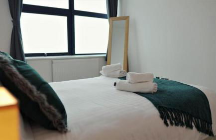 Sapphire House Apartments - Photo 18