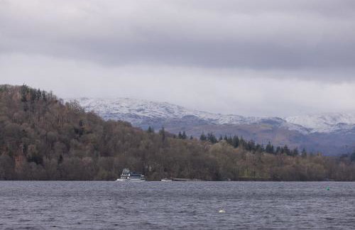 The Lake House - Quiet, Dog Friendly, By the Lake, Free Parking - Photo 25